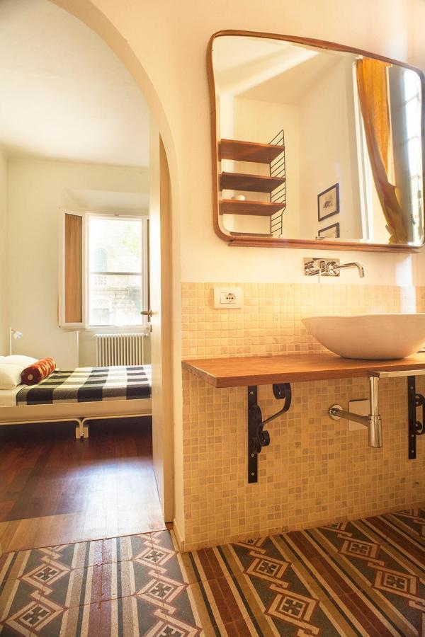 Urban Jungle Apartment Болоня Екстериор снимка