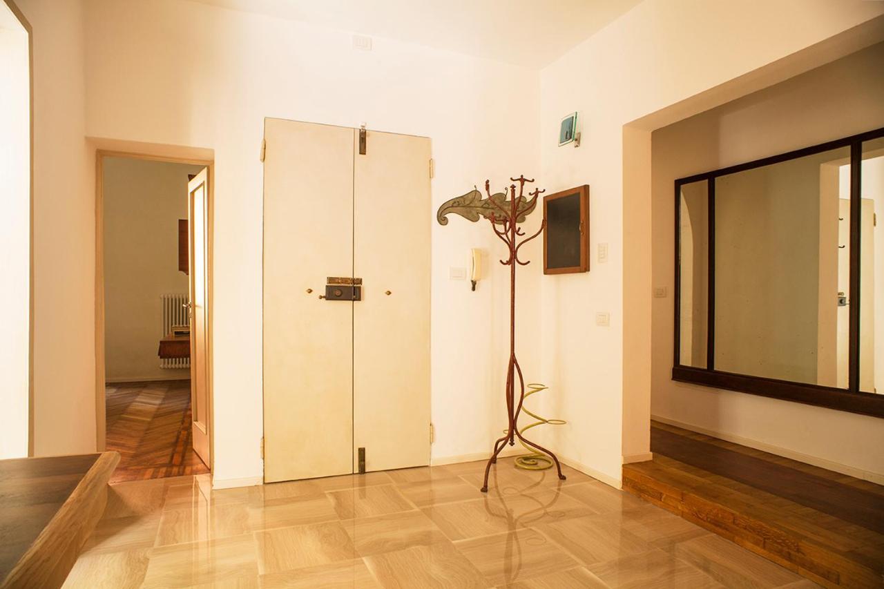 Urban Jungle Apartment Болоня Екстериор снимка